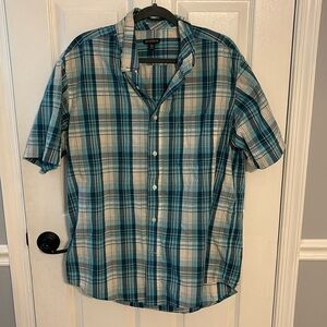 Short sleeve button down shirt.